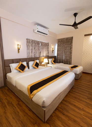 Others 5, The Lake Palm Hotel, Kolkata