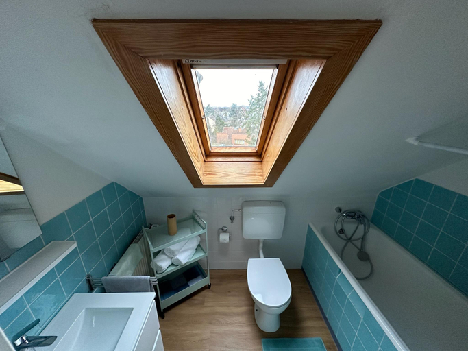 Bathroom 2, Cleo Apartments, Kassel