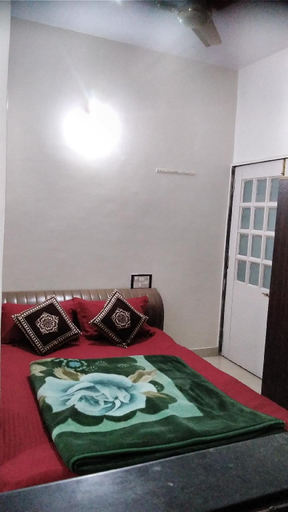Bedroom 2, Om Datta Krupa Niwas, Satara