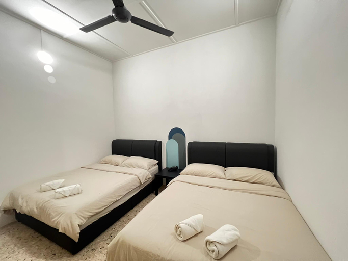 Bedroom 2, Cozy 10Pax 3BR Near TCempedak Beach, Netflix, Kuantan
