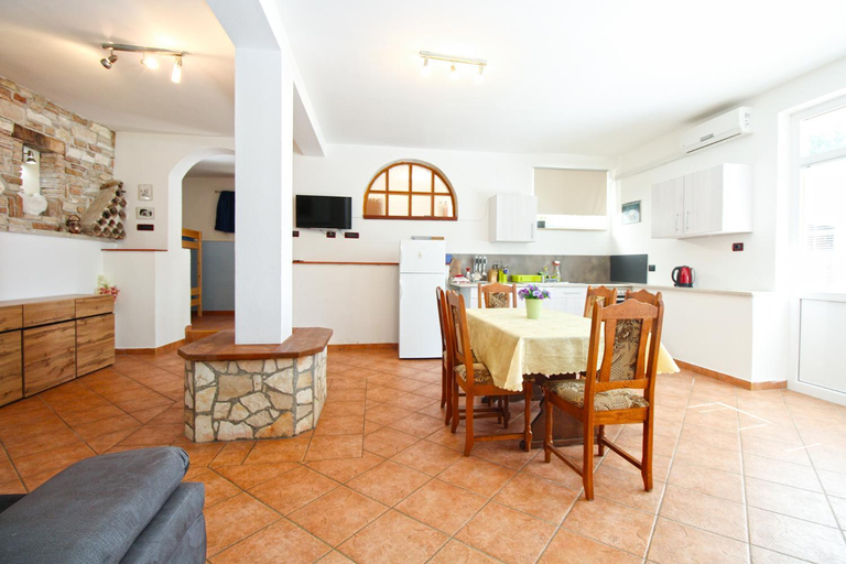 Others 5, Apartment 1224, Premantura