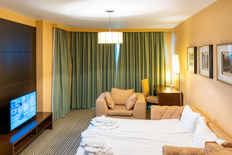 Bedroom 3, Best Western Plus Olives City Hotel - Free Pool & Parking, Stolichna