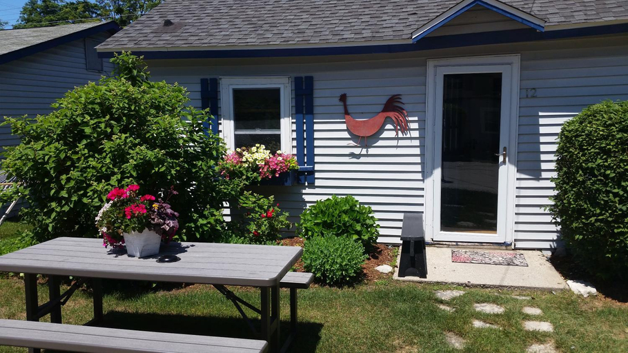 Others 4, Bay Port Lodging, Benzie