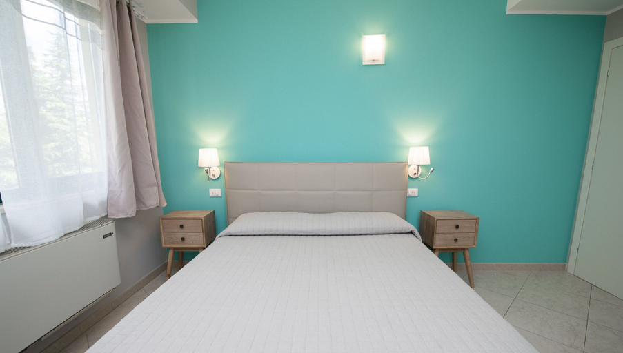 Room 3, Luxury Martina Appartamenti-2-ortensia, Brescia