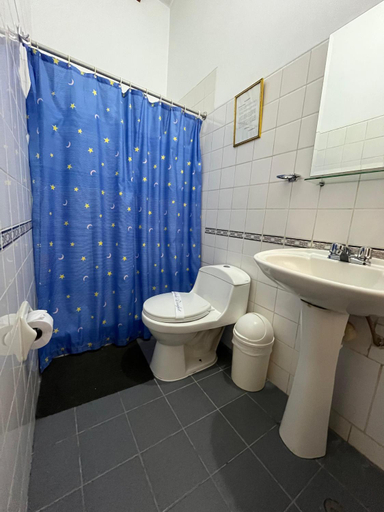 Bathroom 3, EL CUMBE INN, Cajamarca