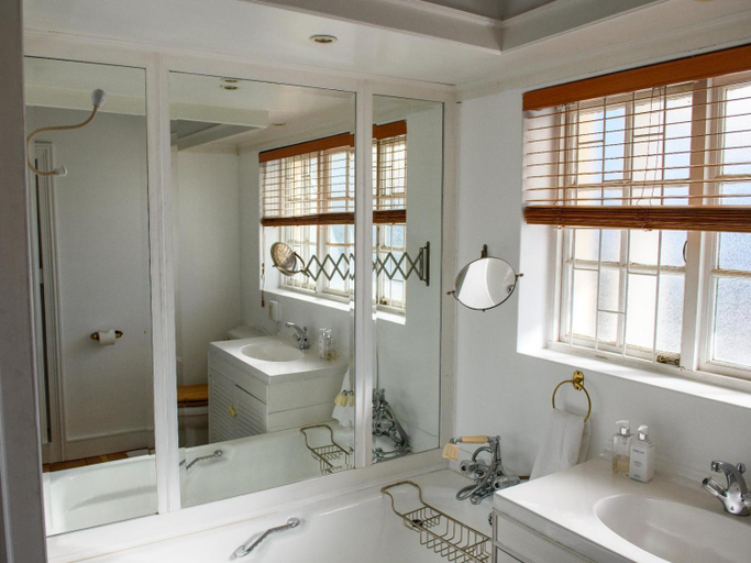 Bathroom, Petites Bulles Lodge, Cape Winelands