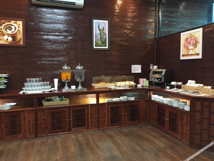 Food & Drinks 5, Riverside Chiangkhan Resort, Xanakharm