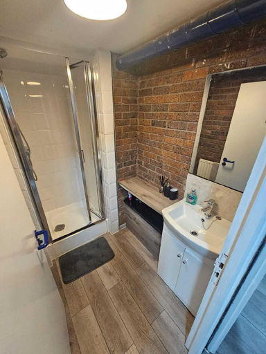 Others 4, Queens Place - Rooms, Brighton and Hove
