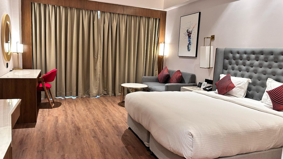 Bedroom 4, Ramada by Wyndham Ahmedabad Narendra Modi Stadium Motera, Ahmadabad