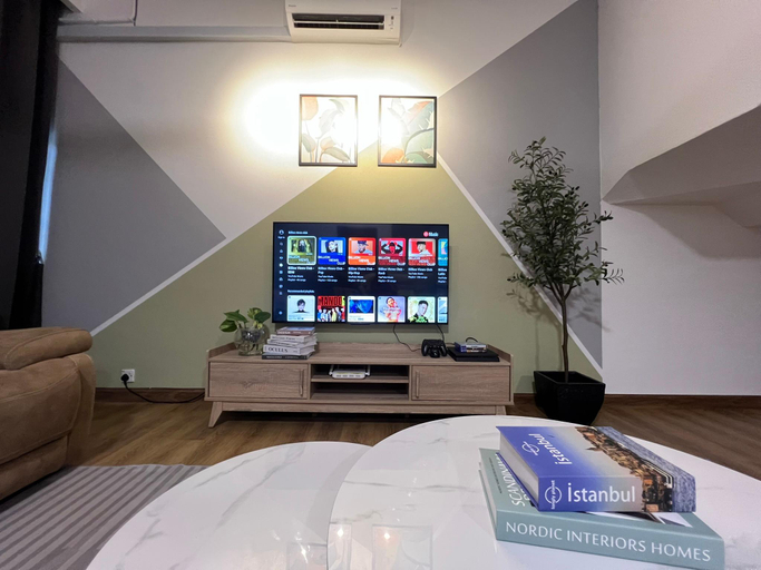 Bedroom 2, TcVila4 18PAX 5BR 3Min to TelukCempedak Beach, Kuantan