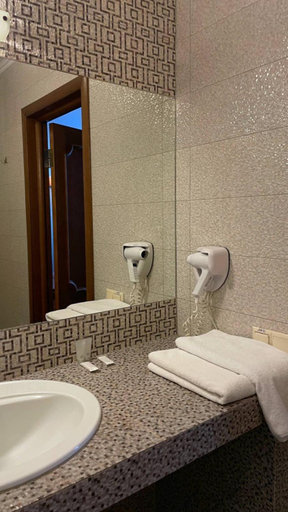 Bathroom 5, Pivdenna Brama, Khmel'nyts'ka