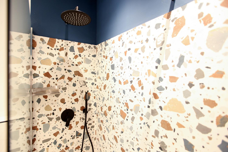 Bathroom 3, cvm 19, Milano