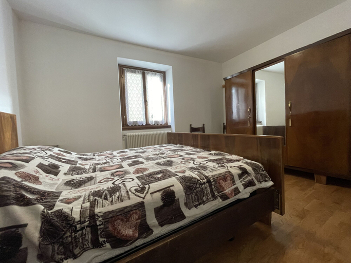 Room 5, 063 Bilocale Carisolo, Trento