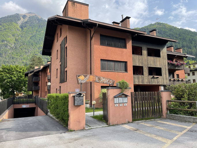 Room 5, 033 Trilocale Carisolo, Trento