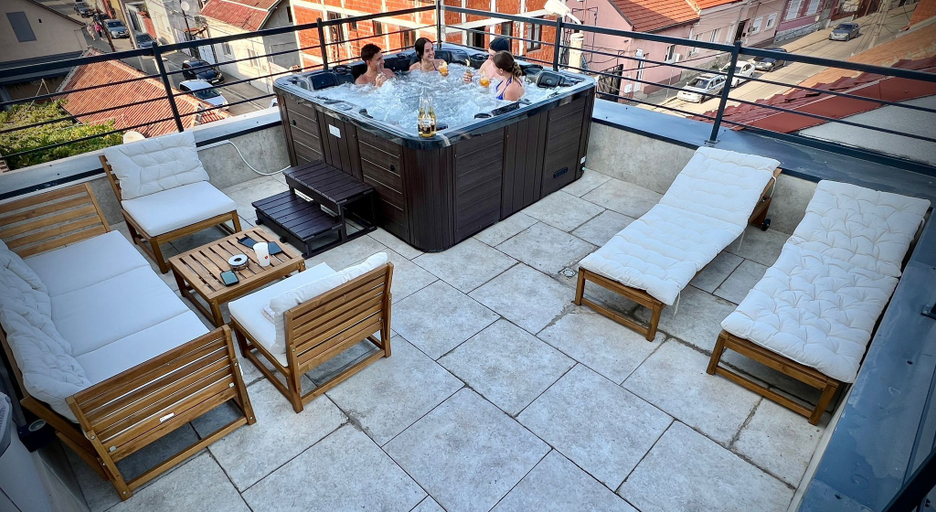 Exterior & Views, Hotel Fantazia Oradea, Oradea