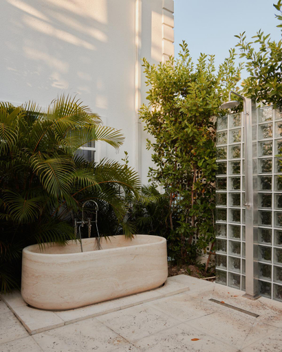Exterior & Views, La Concha