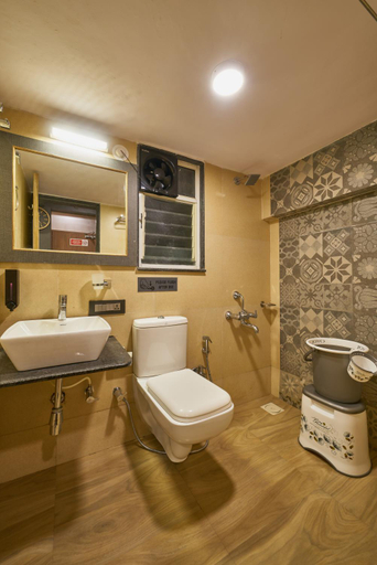 Bathroom 3, Tranquil La Casa, Pune