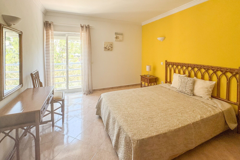 Room 5, Central Old Town Albufeira Apartment, Albufeira
