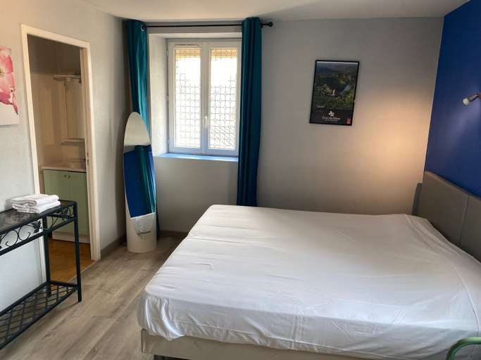 Bedroom 2, Hôtel Gambetta, Tarn