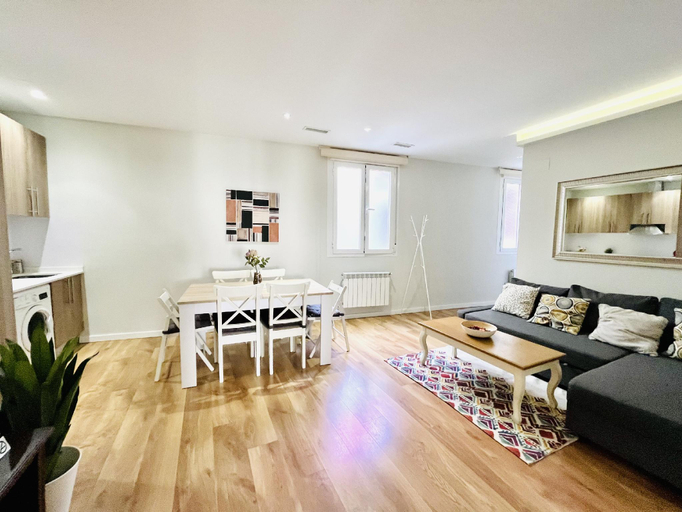 Others 4, Luxury Apartment in Historic Center, Madrid