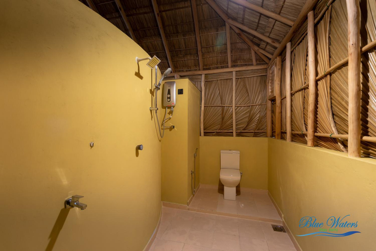 Bathroom 3, Blue Waters, Pothuvil
