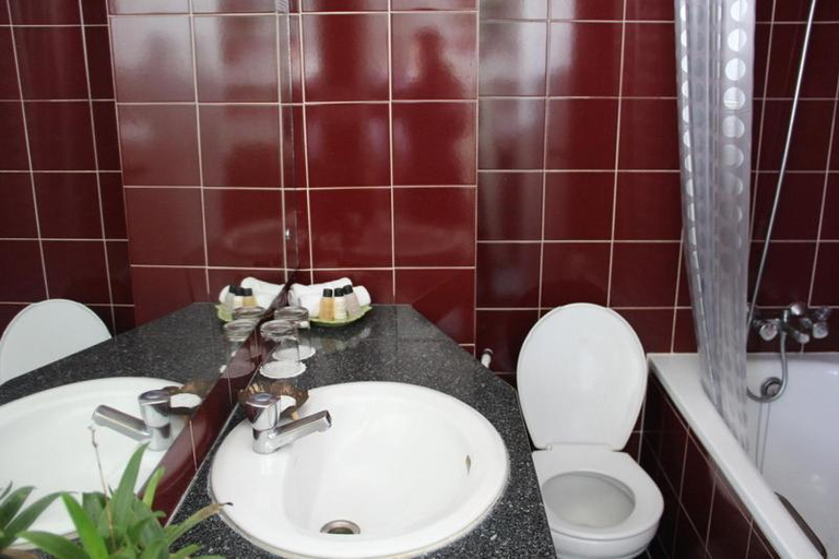 Bathroom 4, B.S. Court Hotel, Sathorn