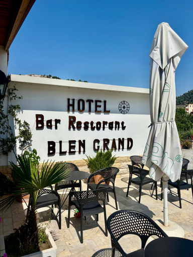 Exterior & Views 1, Blen Grand, Beratit