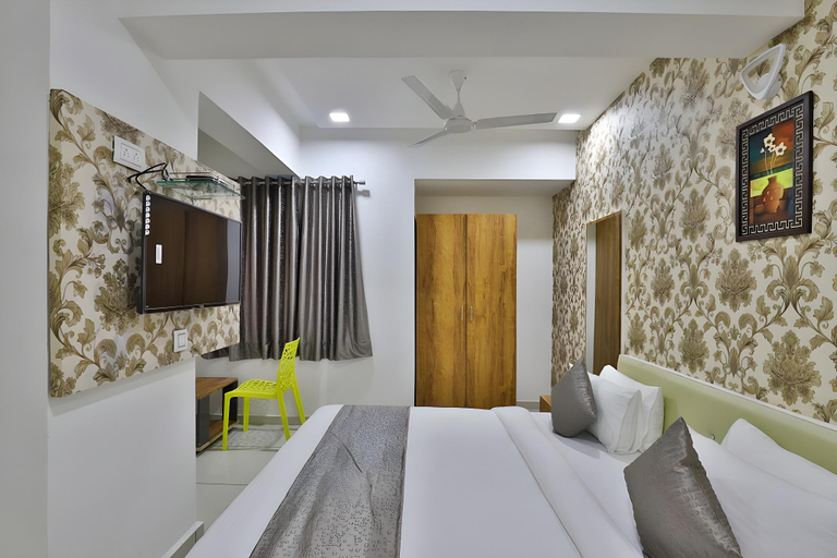 Bedroom 2, Hotel Shaligram, Ahmadabad