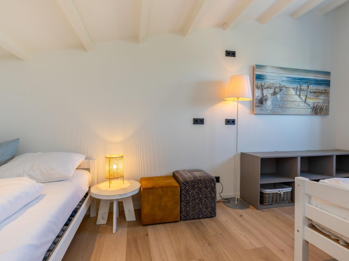Bedroom 2, Holiday Home Nieuwvliet near Beach Dunes, Sluis