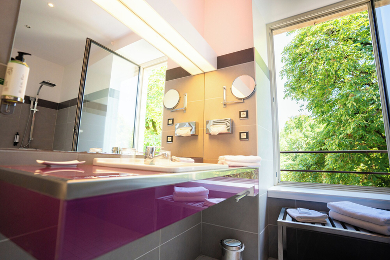 Bathroom 4, La Ferme de Bourran, Aveyron