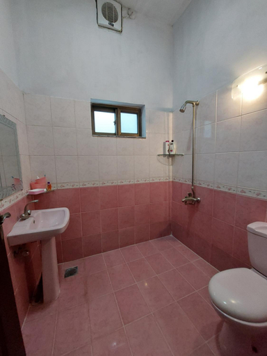 Bathroom 3, Green Residency, Eco-Friendly Rooms for Families, Rawalpindi