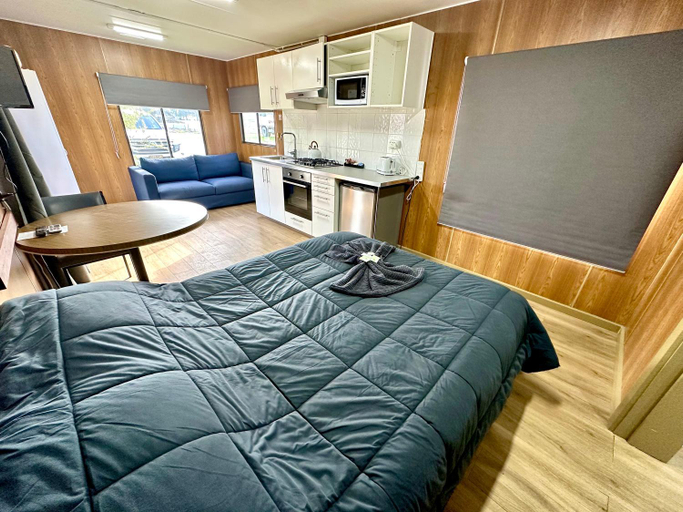 Bedroom 2, Corryong Caravan Park, Towong - Pt B