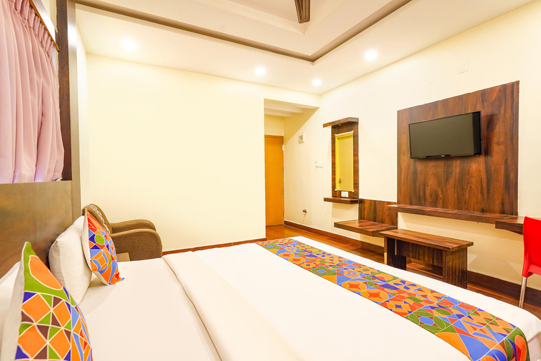 Bedroom 3, Hotel Royalwood Premier - Domlur, Bangalore