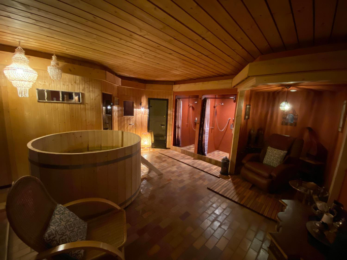 Others 4, Colorado Riders Chalet, Sierre