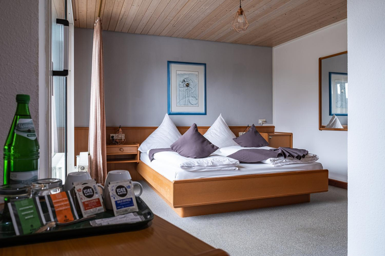 Bedroom 2, Mike‘s Mosel Lodge, Cochem-Zell