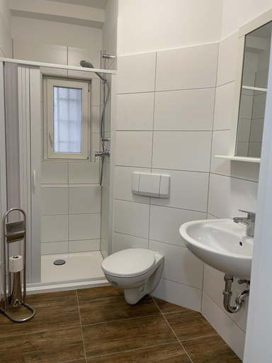 Bathroom 2, Apartment Pöppelmann, Leipzig