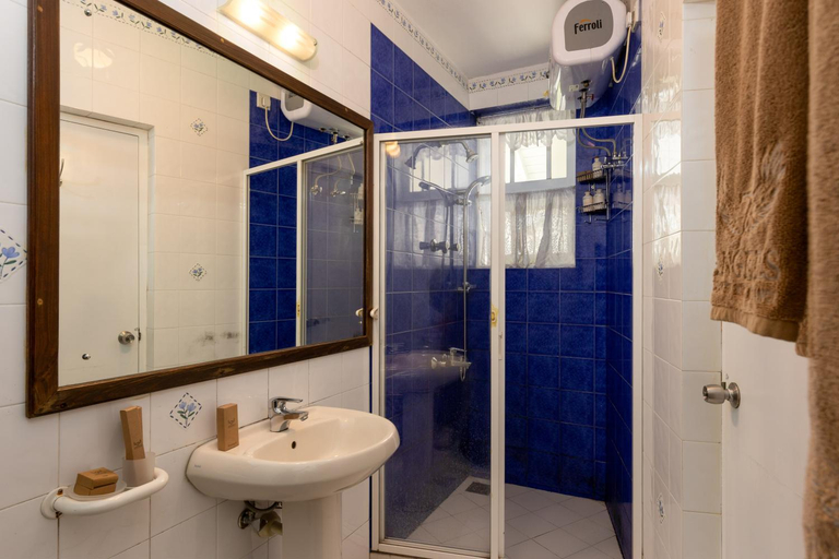 Bathroom 3, Grand Bungalow Nuwara Eliya by Seven Angels, Nuwara Eliya