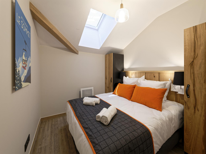 Bedroom, Chalet in Samoens near Ski Lift, Haute-Savoie