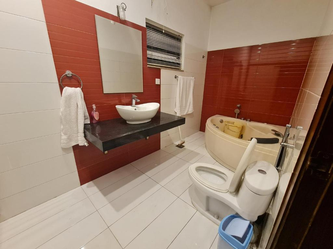 Bathroom, 189 The Guest House, Islamabad
