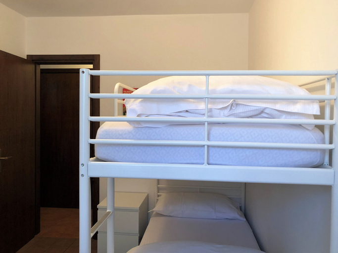 Room 4, 051 Trilocale Piano Terra Pinzolo, Trento