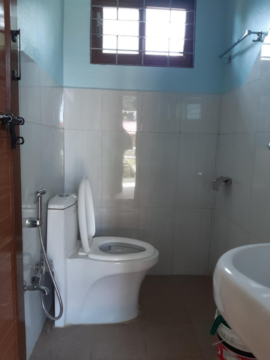 Bathroom, hotel mardi station, Gandaki