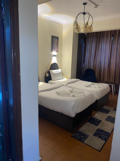 Bedroom 2, Dreamers Cairo Hotel, Ad-Duqi