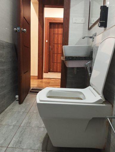 Bathroom 3, Hotel Swastik Bhumi, Gaya