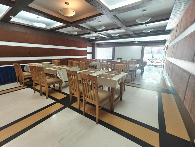 Food & Drinks 5, The Sky Comfort, Ahmedabad, Ahmadabad
