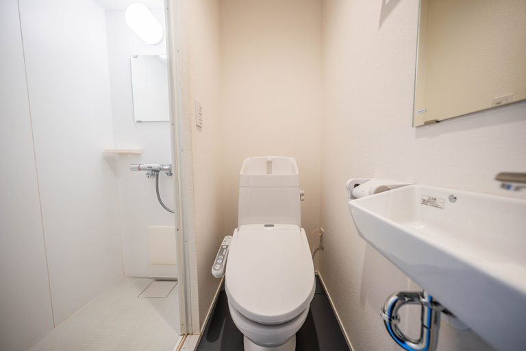 Bathroom 5, Minn Haneda Airport, Ōta