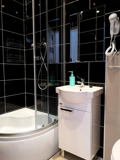 Bathroom 3, Rynek 7, Będzin