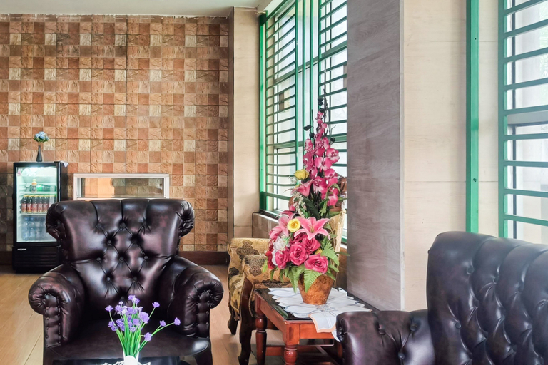 Lobby 5, Hotel Prisma Mitra RedDoorz, Sidoarjo