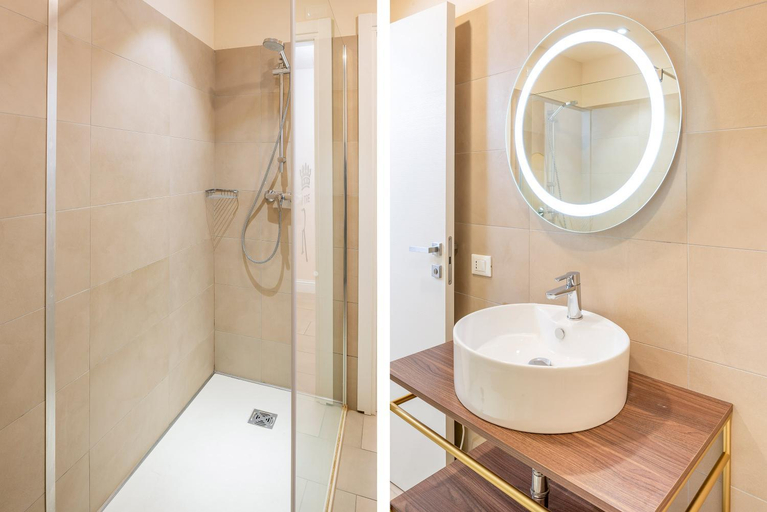 Bathroom 4, I Tre Re Rooms, Verona