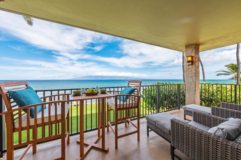 Room 1, Papakea L208 in Kaanapali, Maui