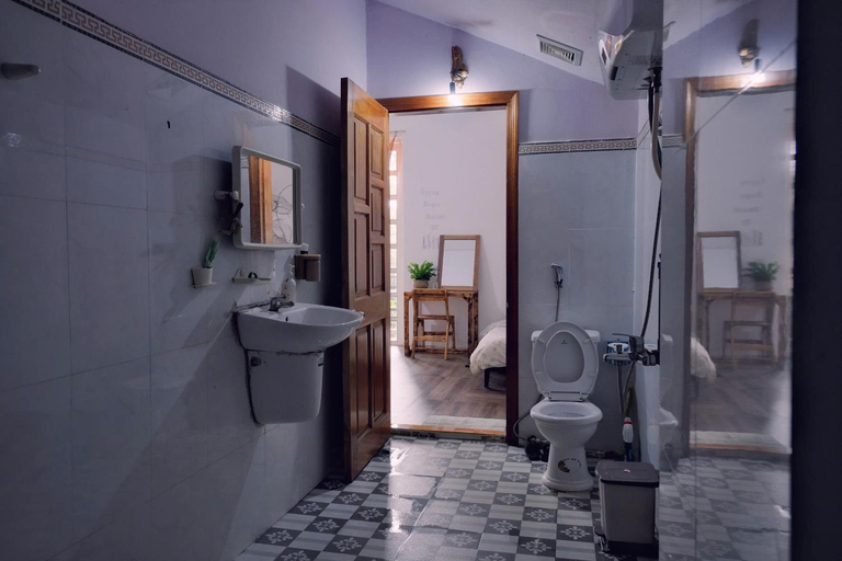 Bathroom, La Maison homestay Mang Den, Kon Plông